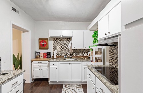 Loring Heights Apartment | Safe & cozy guest suite in Buckhead + free parking