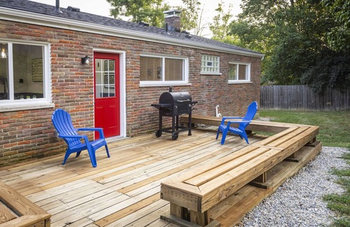 Mount Washington House | safe quiet neighborhood spacious 2000ft²+ free onsite parking king air hockey