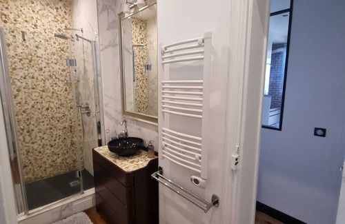 Neuilly-sur-Seine Apartment | Safest Area in Paris ❤ Elegant Haussmannien close to Le Marais, Metro Line 1
