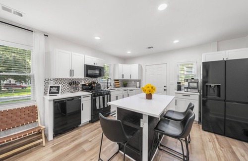 Atlanta House | Saffron Door Sanctuary, near downtown Atlanta!
