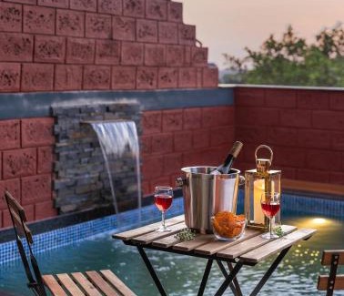 Parshwapuram Villa | SaffronStays Hobbes