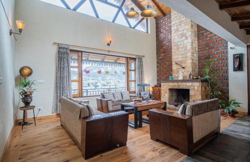 Bhimtal Villa | SaffronStays Wood Sparrow