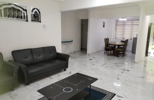 Tanjung Tanah Merah Apartment | Saga Laguna Condo Homestay
