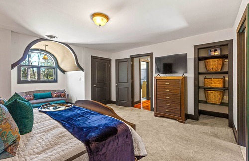 Bolton Landing House | Sagamore Golf House w/ Dockspace & Hot Tub