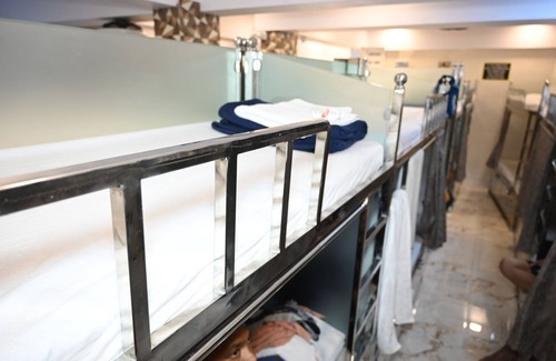 Andheri Hotel | Sagar Dormitory Andheri - Nearest to Andheri Railway Station West