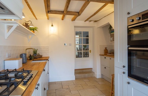 Blockley Cottage | Sage Cottage, Blockley - sleeps 6 guests in 3 bedrooms