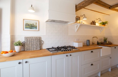 Blockley Cottage | Sage Cottage, Blockley - sleeps 6 guests in 3 bedrooms