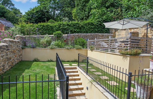Blockley Cottage | Sage Cottage, Blockley - sleeps 6 guests in 3 bedrooms