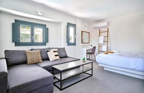 Paros House | Sage House