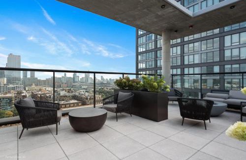 West Loop Apartment | Sage Modern Apartments Near Union Park in West Loop
