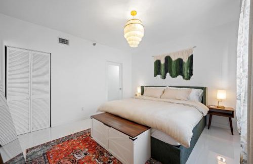 South Pointe Apartment | Sage on Ocean Drive Apartments