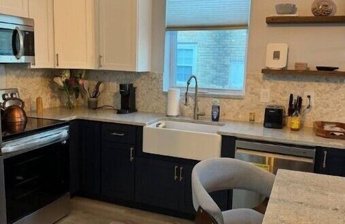 Holy Cross District House | Sage Retreat NOLA