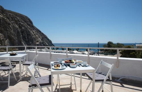 Perissa Bed & Breakfast | Sagma Beach Rooms
