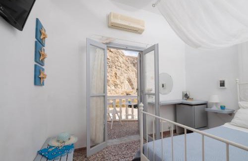 Perissa Bed & Breakfast | Sagma Beach Rooms