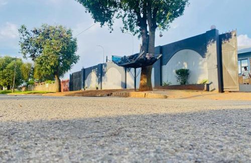 Emfuleni House | Saho Guesthouse