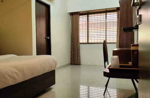 Airoli Hotel | Sai Nidhi By Glitz Hotels Mindspace Airoli