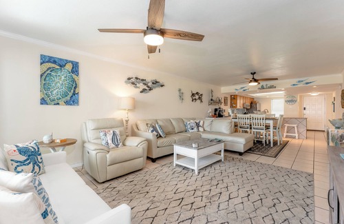 South Padre Island Condo | Saida III 905 - Relaxing Oceanfront Condo with Private Balcony