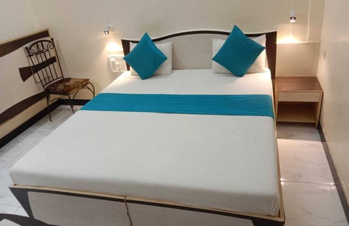 Goregaon West House | SAIGAL GUEST HOUSE
