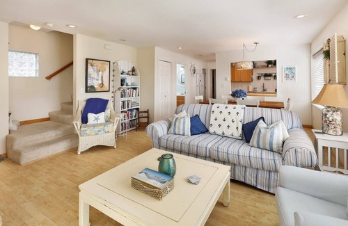 Pacific Beach Cottage | Sail Away Cottage - "This house is FANTASTIC!"
