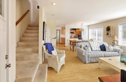 Pacific Beach Cottage | Sail Away Cottage - "This house is FANTASTIC!"