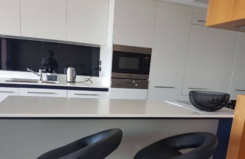 Townsville Apartment | Sail away in the breezes or wander the Strand/ beach/ restaurants.