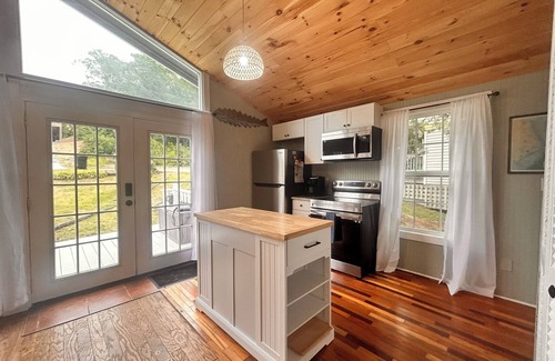 Colington Harbour Cottage | Sail Cove - Charming Colington Cottage - Pet Friendly- Community Pool!