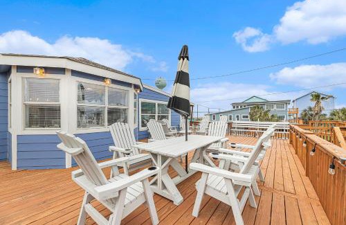 Surfside Beach House | Sailboat House