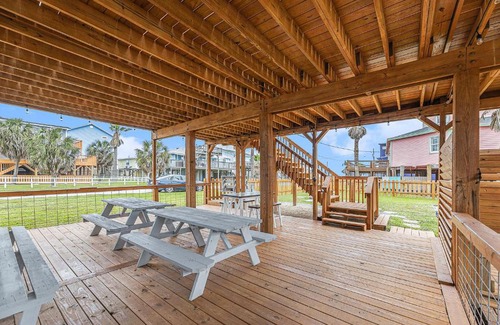 Surfside Beach House | Sailboat House
