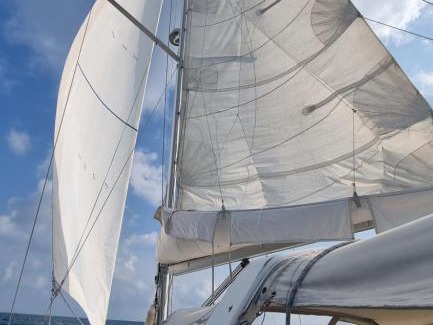 Bandar Puchong Jaya Boat Rental | Sailboat Overnight