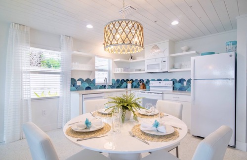 Holmes Beach Cottage | Sailfish Gulf Suites #2, Beachfront, Steps to the Sand