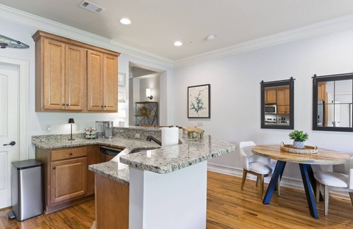 Dadeville Condo | SAILFISH @ STONEVIEW, Lake Martin Waterfront w/dedicated Boat slip & Amenities