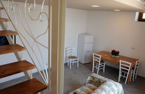 Furore Apartment | Sailing - Rod Stewart