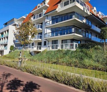 Nieuwpoort Apartment | Sailors Beach VI Villa Jalina verwarmd zwembad in het hoogseizoen
