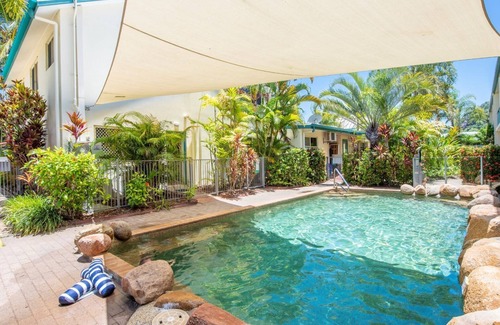 Horseshoe Bay Apartment | Sails on Horseshoe Apartment 4 - Beachfront Apartment by the Bay