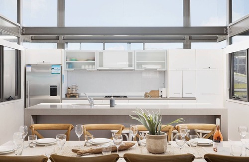 Boat Harbour House | Sails on the Beachfront is the ultimate contemporary, luxurious.
