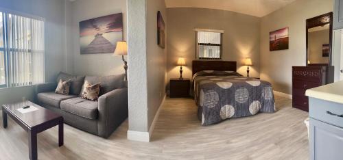 North Redington Beach Hotel | Sails Resort Motel