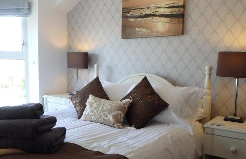 Tywyn House | Saint Cadfans Lodge