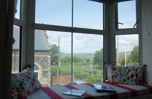 Tywyn House | Saint Cadfans Lodge