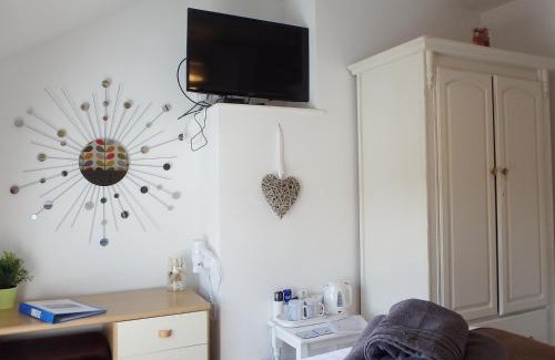 Tywyn House | Saint Cadfans Lodge