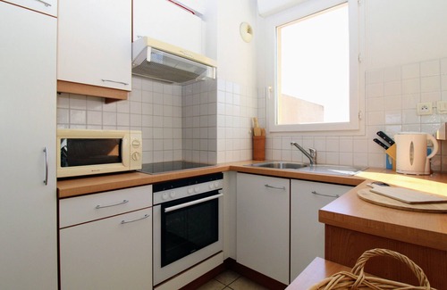 Saint-Cyprien Plage Apartment | Saint-Cyprien: Cozy 2BR Apartment with Rooftop Terrace, Pool, and Beach Access