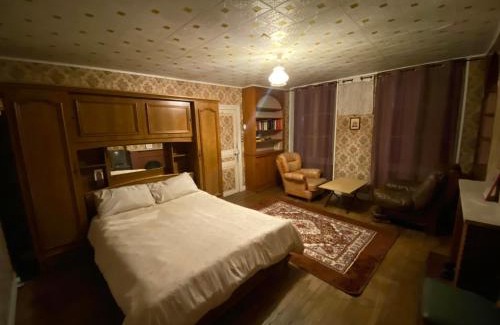 Saint-Florentin Apartment | saint florentin