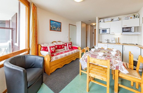 Saint-Francois-Longchamp Apartment | Saint-François-Longchamp: 2BR 6 ppl, balcony, TV, bath