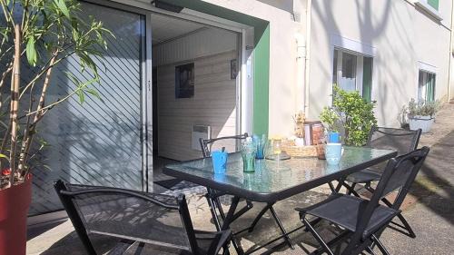 Saint-Georges-de-Didonne Apartment | Saint Georges de Didonne - LA PLAGE A 2 PAS - idéal pour un COUPLE avec ENFANTS