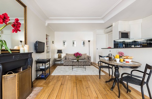Saint-Germain-des-Pres Apartment | Saint-Germain Enchanting One Bedroom