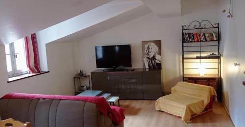 Saint-Jean-Pied-de-Port Apartment | Saint Jean Pied de Port. Centre Ville. Rue Piétonne