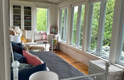Brier Hill Cottage | Saint Lawrence Cottage at Aquabella