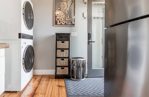 East End Apartment | Saint Lawrence Luxury Suite 1br Apartment Get Away