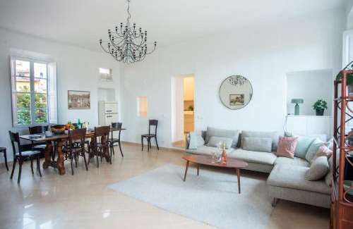 Old Town Apartment | Saint Michel - Happy Rentals