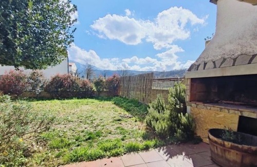 Prades Bed & Breakfast | Saint Michel's quiet rooms. Pets allowed
