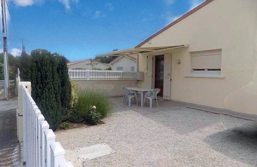 Saint-Palais-sur-Mer House | Saint Palais sur Mer - HOUSE locaqted rue des Ecoles - IN A QUIET AREA